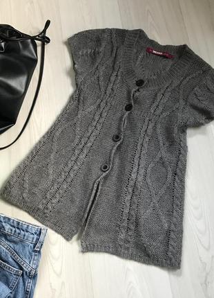 Вязаная теплая жилетка размер s