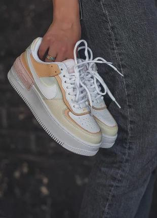 Шикарные трендовые женские кроссовки nike air force 1 shadow пудровые бежевые