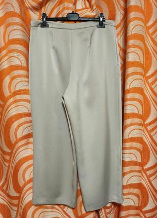 Шикарные широкие брюки штаны кюлоты с защипами из струящейся ткани armani collezioni6 фото
