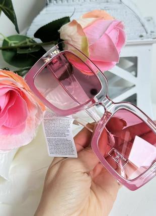 Женские розовые красивые очки