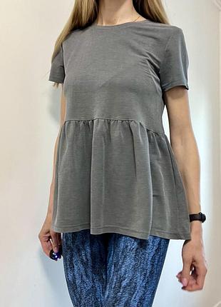 Zara сіра футболка кльошна знизу m