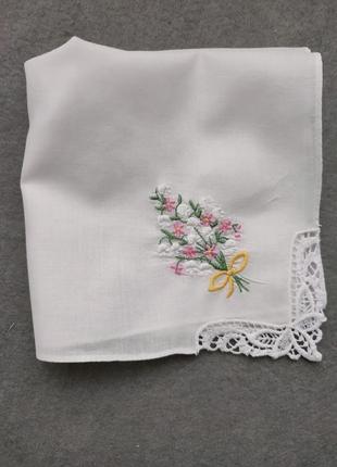 Батистый носовой платок  с вышивкой цветов и кружевом, ручная работа швеция,винтаж3 фото