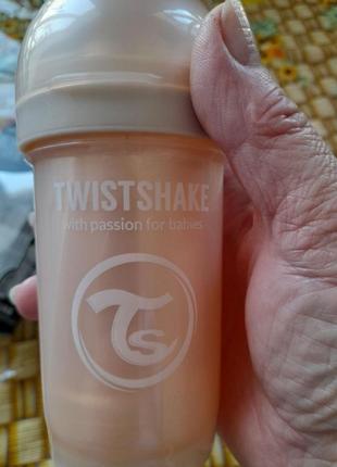 Антиколиковая бутылочка twistshake для младенцев