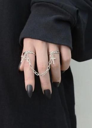 Набор колец с цепочкой с крестами на 2 пальца в стиле панк готы серебристый fashion jewelry (nst)2 фото