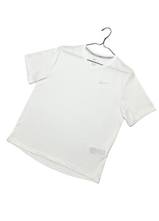 Футболка nike running drifit white lightweight reflective t-shirt