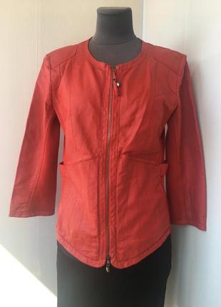 Красная кожаная курточка пиджак, натуральная кожа, приталенная, marc cain4 фото