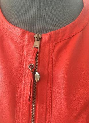 Красная кожаная курточка пиджак, натуральная кожа, приталенная, marc cain10 фото