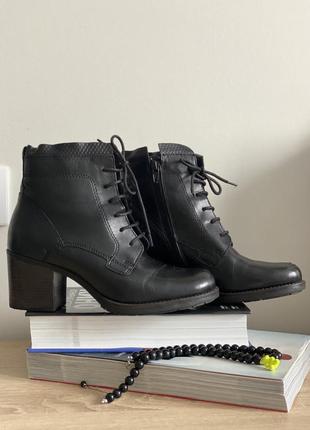 Кожаные черные ботльоны на удобном каблуке2 фото