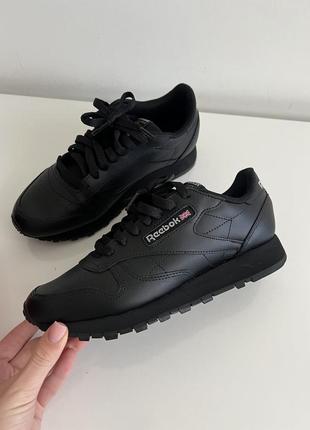 Новые кожаные кроссовки reebok classic gy0953