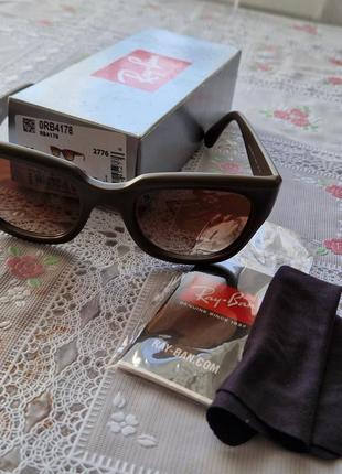 Продам оригинальные солнцезащитные очки ray ban