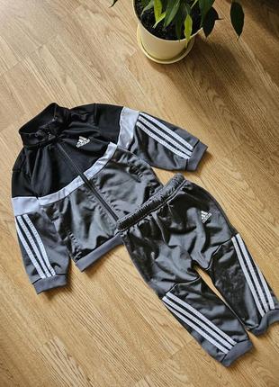 Детский спортивный костюм на мальчика adidas 9-12 мес