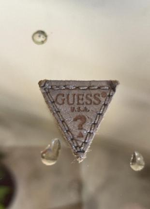 Эмблема   guess.