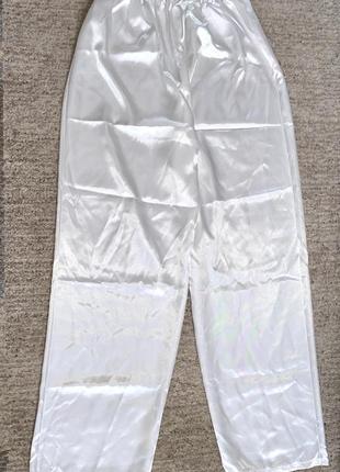 Атласный костюм пижама брюки и рубашка свободного кроя2 фото