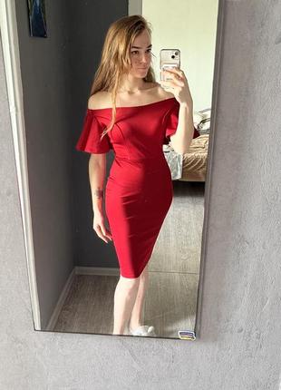 Роскошное красное платье