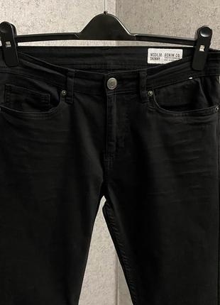 Черные брюки от бренда denim co2 фото