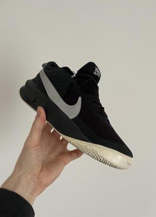 Кросівки чорні найк nike team hustle d 10 gs trainers