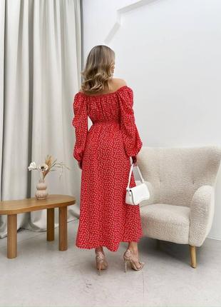 Платье миди с разрезом по ножке приталенное с длинными рукавами открытыми плечами платья с цветочным принтом красная черная белая синяя8 фото