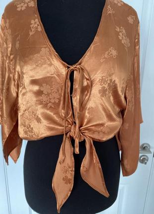 Красивая блуза сатин с отливом принт цветы м104 фото