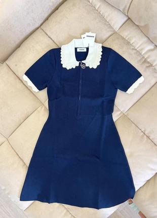 Короткое темно синее платье с белым воротником sandro collared pointelle dress1 фото