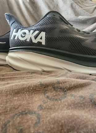 Кроссовки черные hoka2 фото