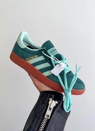 Стильні жіночі кросівки adidas spezial handball green premium зелені