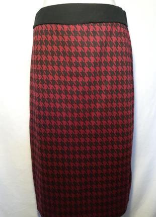 Женская длинная облегающая трикотажная юбка в принт гусиная лапка