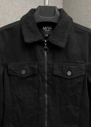 Чорна джинсова куртка від бренда boohoo man3 фото