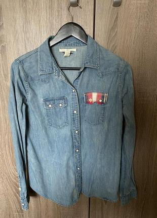 Джинсовая рубашка levis. оригинал. разбрродаж шкафа.