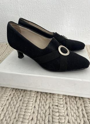 Женские модельные туфли,38 размер gastone lucioli