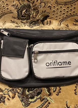 Бананка oriflame, черная с серым, вместительная.