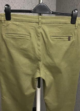 Зеленые брюки от бренда lager1575 фото