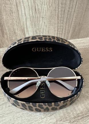 Сонцезахисні окуляри guess