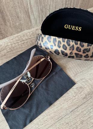 Сонцезахисні окуляри guess9 фото