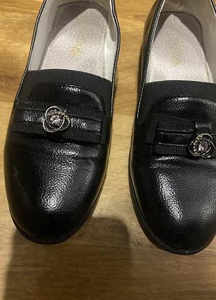 Туфлі, черевики