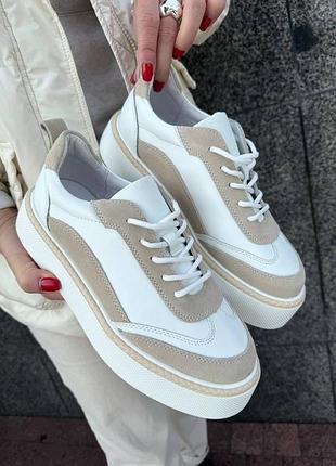 Базовые натуральные кеды сочетания кожи и замши в бежевом и белом цвете