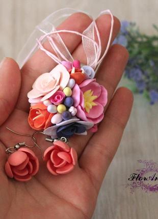 Сережки і кулон з квітами з полімерної глини "асорті"