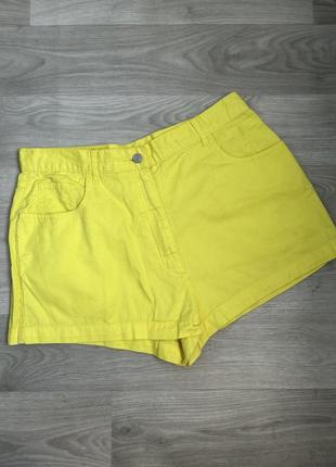 Желтые женские шорты