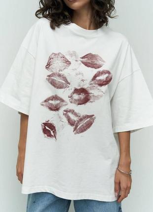Женская летняя футболка из хлопка с поцелуями размер универсальный 42-46