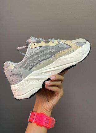 Женские кроссовки adidas yeezy boost 700 v2 cream(36-41)3 фото