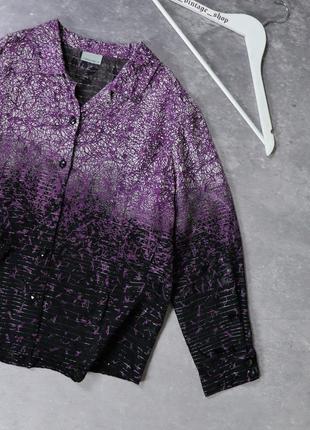 Женская приталенная структурная рубашка finnkarelia. черно-белый градиент с фиолетовым рисунком, серебрянные линии, вышитые цветы. retro vintage3 фото