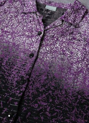 Женская приталенная структурная рубашка finnkarelia. черно-белый градиент с фиолетовым рисунком, серебрянные линии, вышитые цветы. retro vintage5 фото