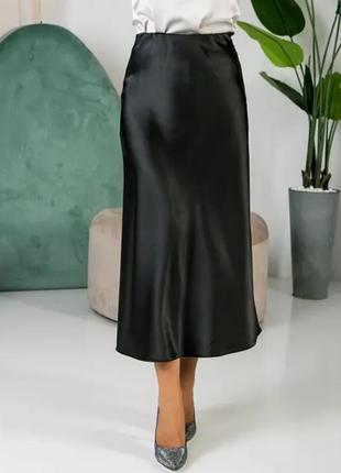 Спідниця трапеція з сатину в різних кольорах.