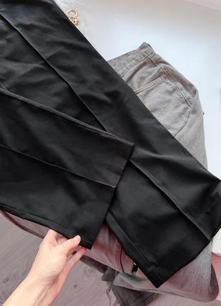 Идеальные черные прямые брюки палаццо stradivarius5 фото