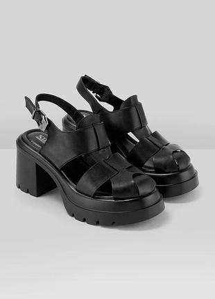 saint laurent tribute 75 patent leather platform sandals