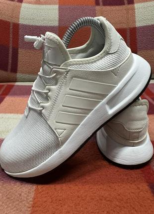 Кроссовки adidas новые женские 37,51 фото