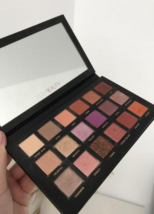 Палетка тіне huda beauty1 фото