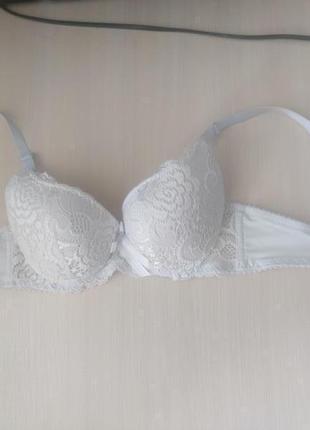 Бюстгалтер в ідеальному стані 75в