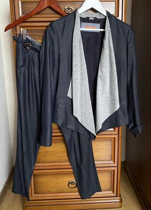 Легкий стильный костюм hugo boss