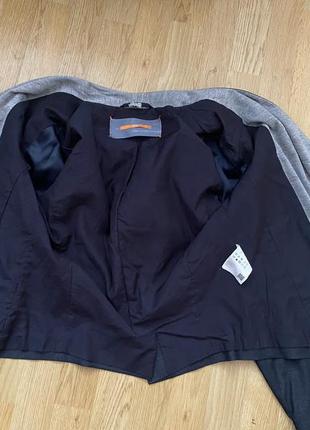 Легкий стильный костюм hugo boss3 фото
