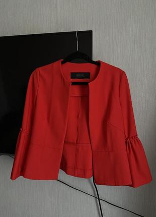 Красный укороченный пиджак zara